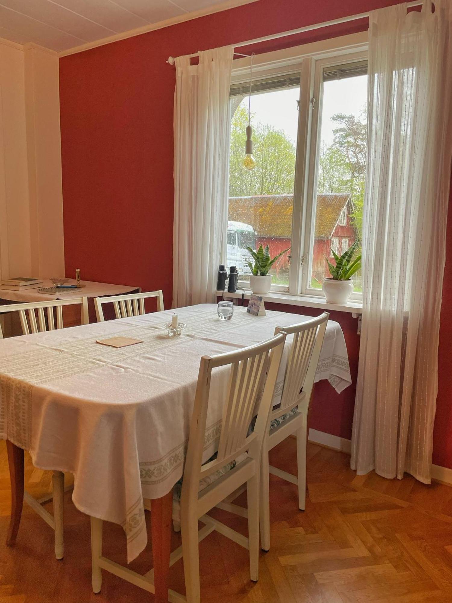 Viktors Affaershus Bed & Breakfast Atran Exterior foto