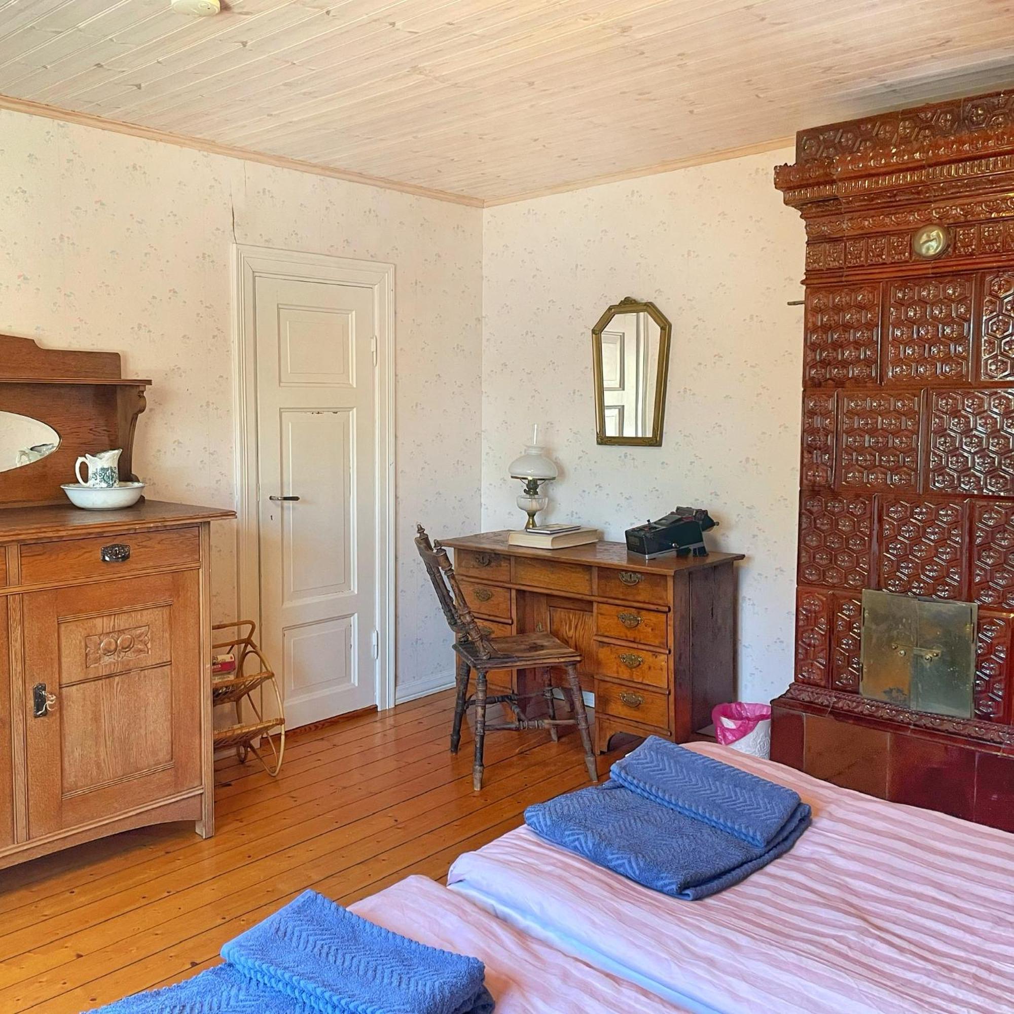 Viktors Affaershus Bed & Breakfast Atran Exterior foto