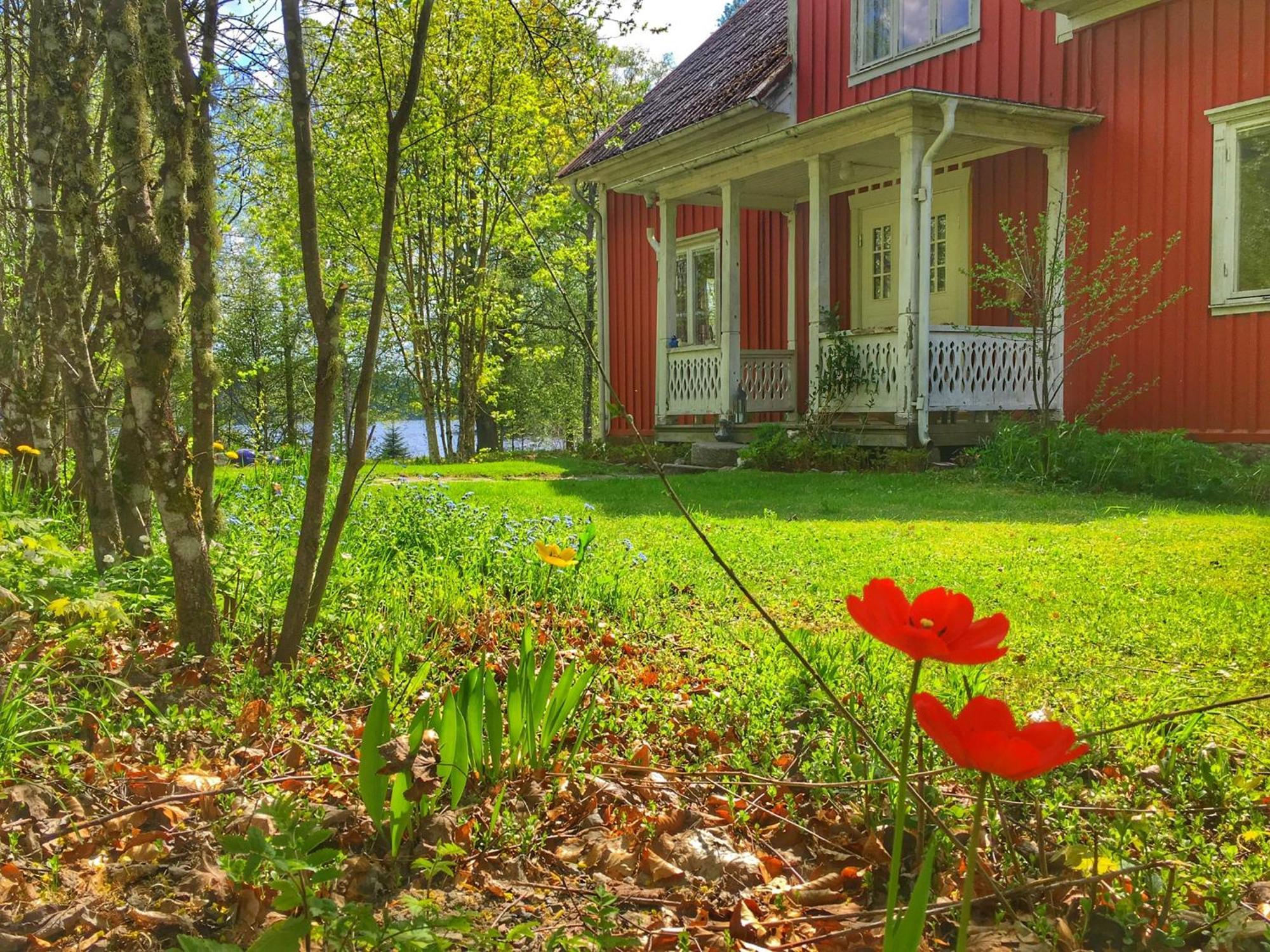 Viktors Affaershus Bed & Breakfast Atran Exterior foto